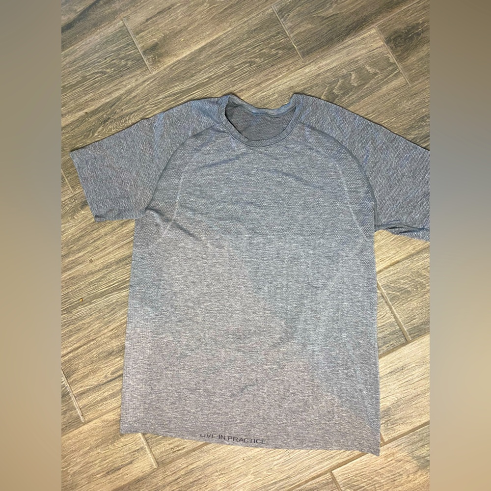 Lululemon Men’s XL Metal Vent Tech in Heather Black